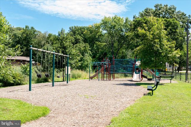 2033 SHORE DR, Edgewater, MD 21037
