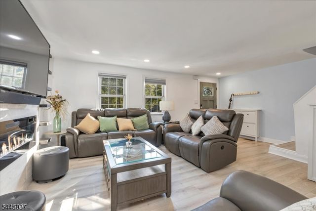 603 Lincoln Park, Cranford Twp., NJ 07016