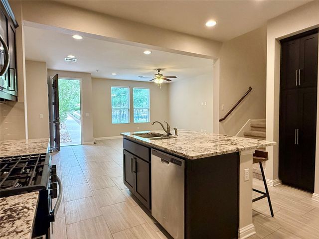 6814 E Riverside DR 73, Austin, TX 78741