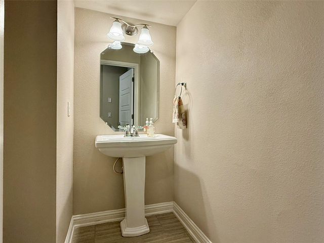 6814 E Riverside DR 73, Austin, TX 78741