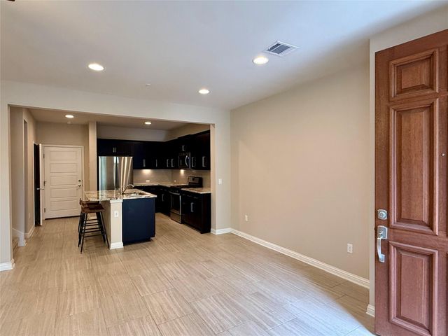 6814 E Riverside DR 73, Austin, TX 78741