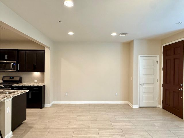 6814 E Riverside DR 73, Austin, TX 78741