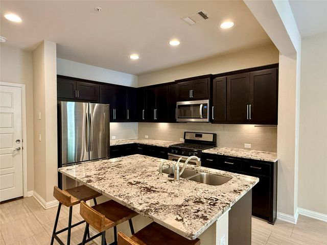 6814 E Riverside DR 73, Austin, TX 78741