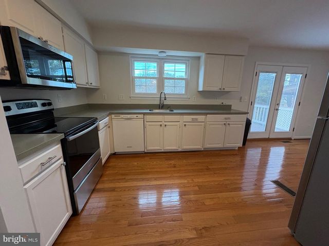 19442 SANDY LAKE DR, Gaithersburg, MD 20879