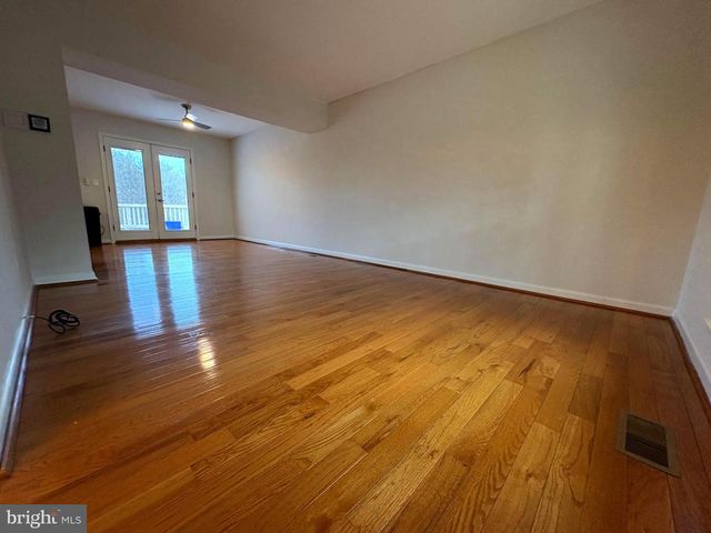 19442 SANDY LAKE DR, Gaithersburg, MD 20879