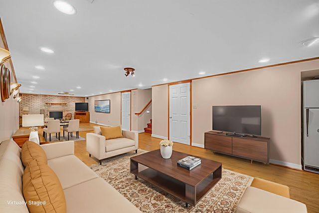 8017 Madison Avenue, Munster, IN 46321