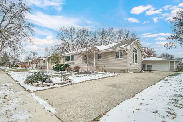 8017 Madison Avenue, Munster, IN 46321