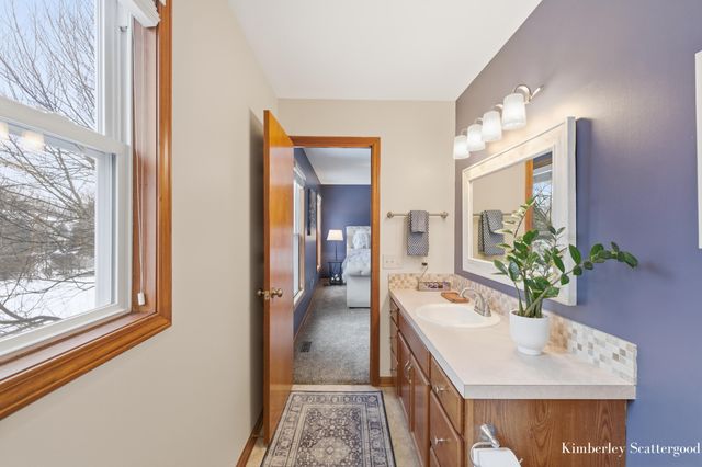 2179 Drew Drive NE, Belmont, MI 49306