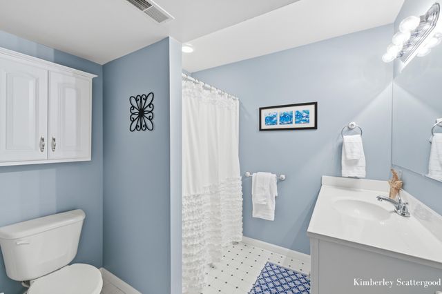 2179 Drew Drive NE, Belmont, MI 49306