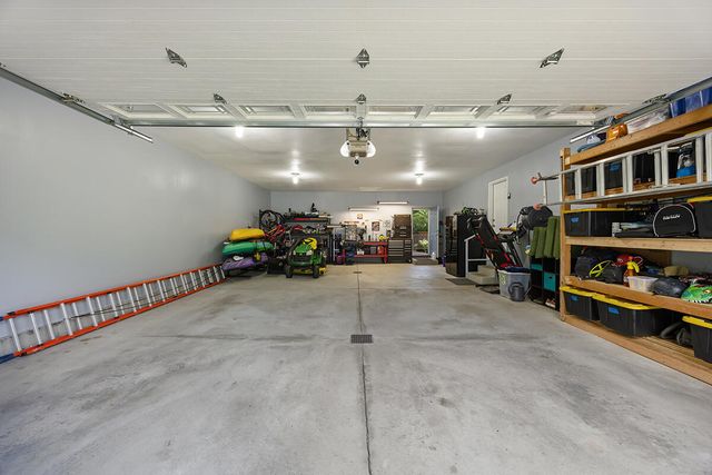 2179 Drew Drive NE, Belmont, MI 49306