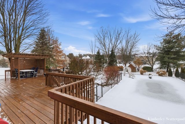 2179 Drew Drive NE, Belmont, MI 49306