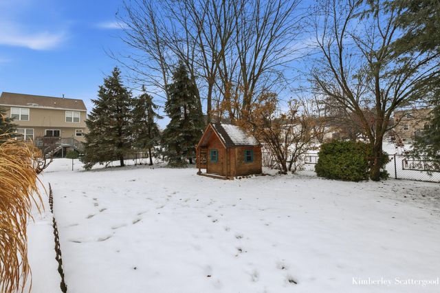 2179 Drew Drive NE, Belmont, MI 49306