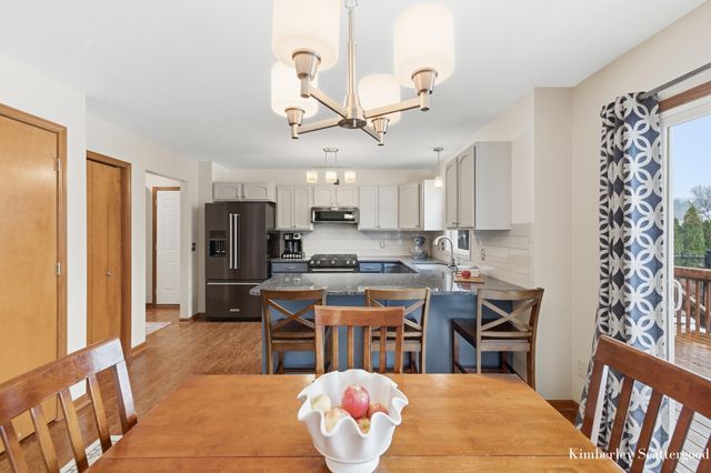 2179 Drew Drive NE, Belmont, MI 49306