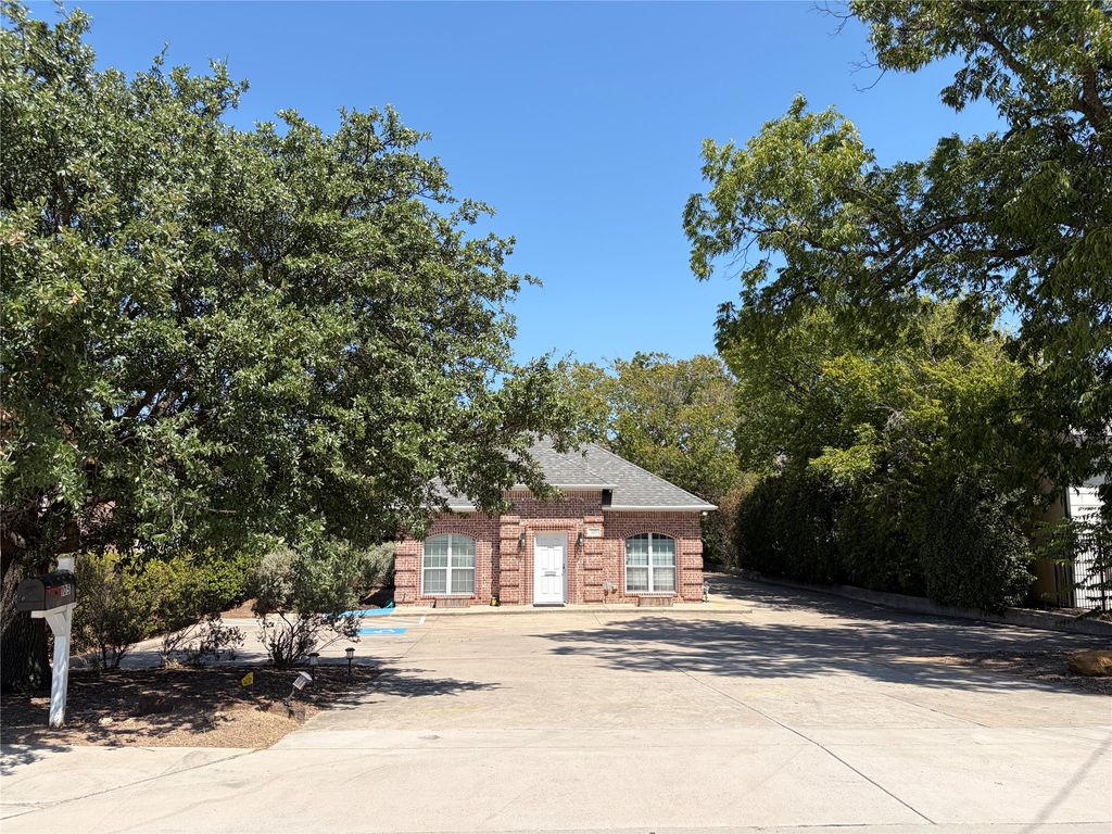 105 Denton Drive, Roanoke, TX 76262 — exterior
