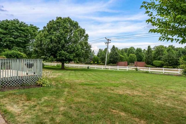 691 STONEMINT Drive, Roscoe, IL 61073