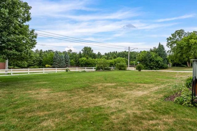 691 STONEMINT Drive, Roscoe, IL 61073
