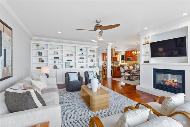 17134 Talbot Road, Edmonds, WA 98026