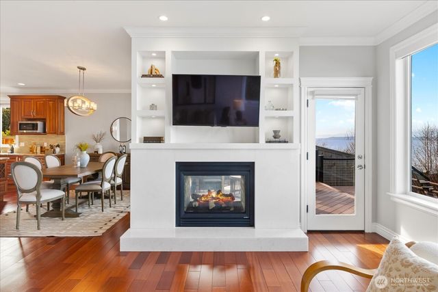 17134 Talbot Road, Edmonds, WA 98026