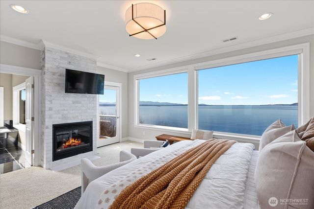 17134 Talbot Road, Edmonds, WA 98026