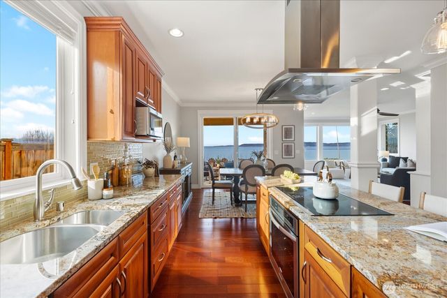 17134 Talbot Road, Edmonds, WA 98026