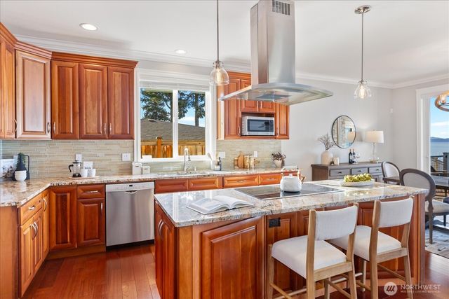 17134 Talbot Road, Edmonds, WA 98026