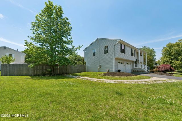 21 Cherry Bend Drive N, Howell, NJ 07731