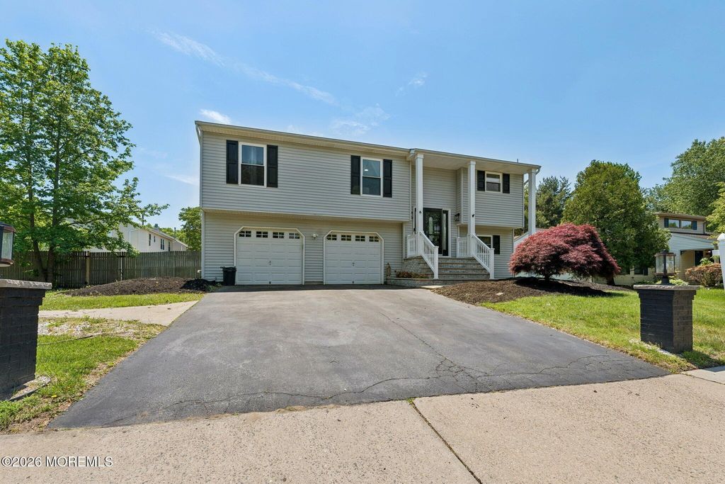 21 Cherry Bend Drive N, Howell, NJ 07731