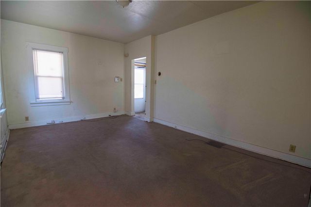 238 Fleet St, Braddock, PA 15104