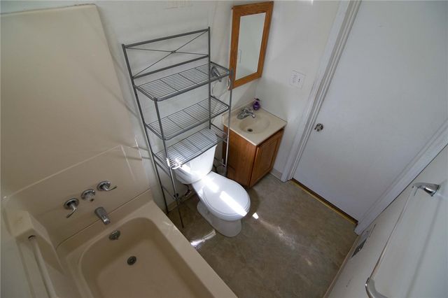 238 Fleet St, Braddock, PA 15104