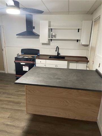 238 Fleet St, Braddock, PA 15104