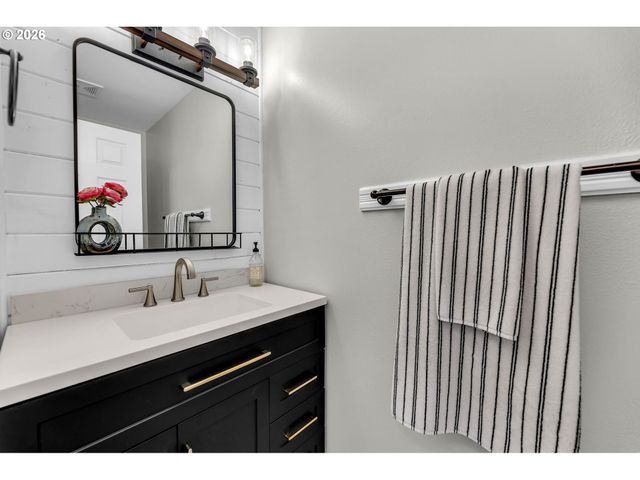 11800 Ne 29TH St, Vancouver, WA 98682