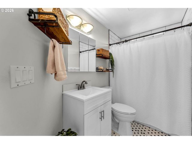 11800 Ne 29TH St, Vancouver, WA 98682