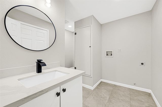 2207 Raymond Street, Pasadena, TX 77506