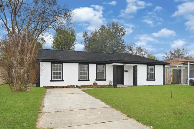 2207 Raymond Street, Pasadena, TX 77506