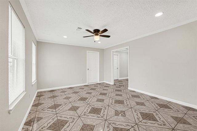 2207 Raymond Street, Pasadena, TX 77506