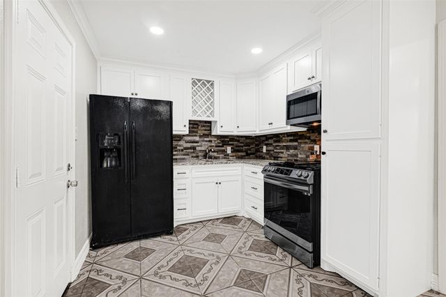 2207 Raymond Street, Pasadena, TX 77506