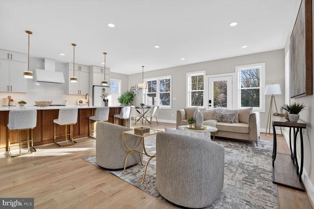 423 N CLEVELAND ST, Arlington, VA 22201