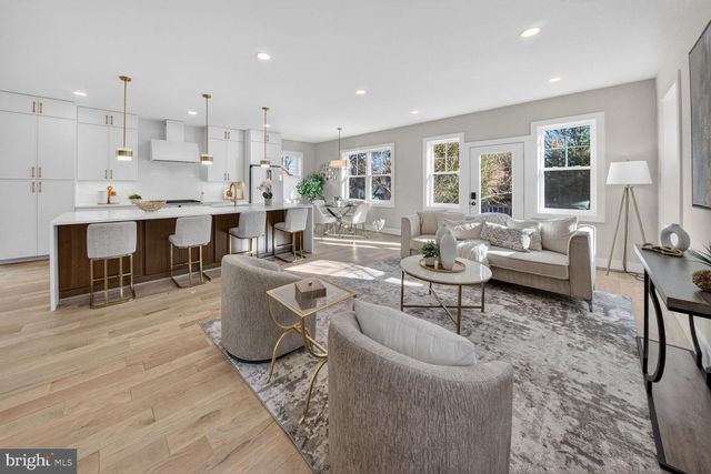 423 N CLEVELAND ST, Arlington, VA 22201