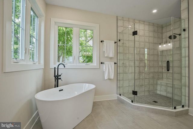 423 N CLEVELAND ST, Arlington, VA 22201