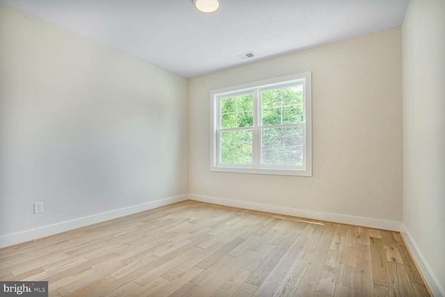 423 N CLEVELAND ST, Arlington, VA 22201