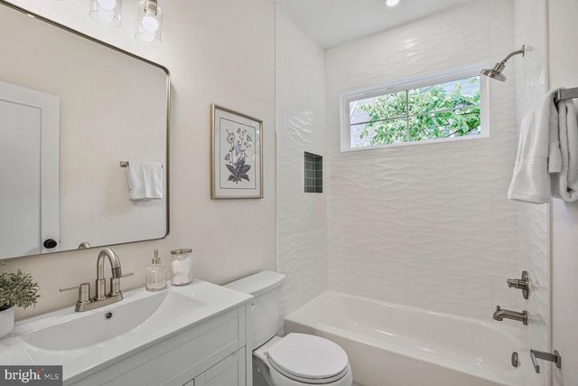 423 N CLEVELAND ST, Arlington, VA 22201