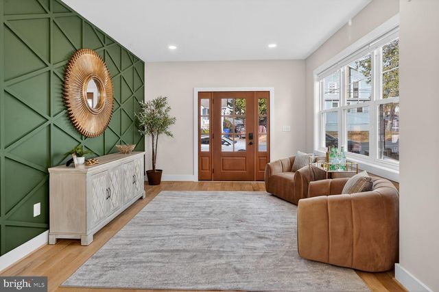 423 N CLEVELAND ST, Arlington, VA 22201