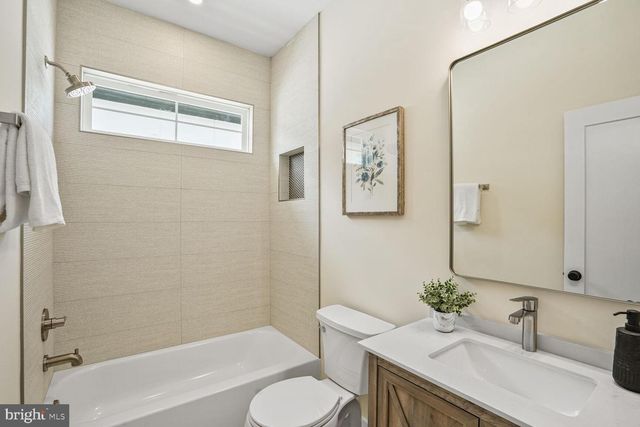 423 N CLEVELAND ST, Arlington, VA 22201