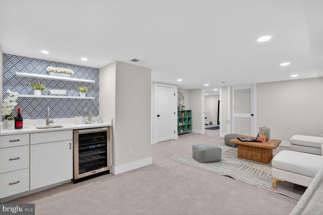 423 N CLEVELAND ST, Arlington, VA 22201