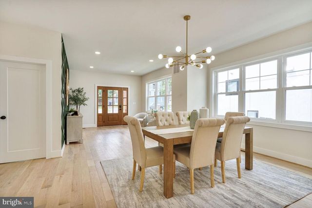 423 N CLEVELAND ST, Arlington, VA 22201