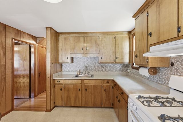2 Douglas, Lowell, MA 01852