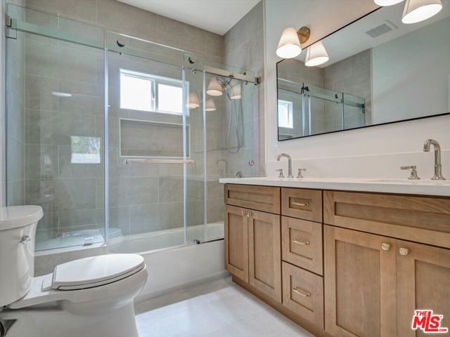 1924 Granville, Los Angeles, CA 90025