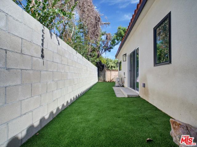 1924 Granville, Los Angeles, CA 90025