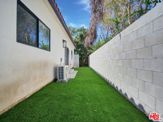 1924 Granville, Los Angeles, CA 90025