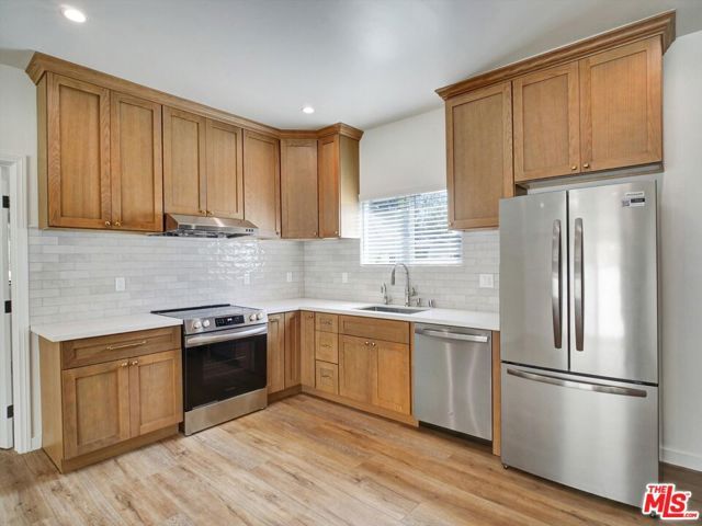 1924 Granville, Los Angeles, CA 90025